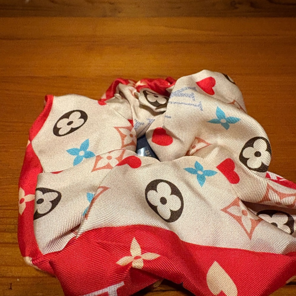 Louis Vuitton Red and Blue Silk Scarf - Picture 5 of 11